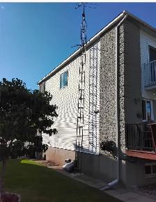 À donner  : Tour d'antenne de 30 pieds