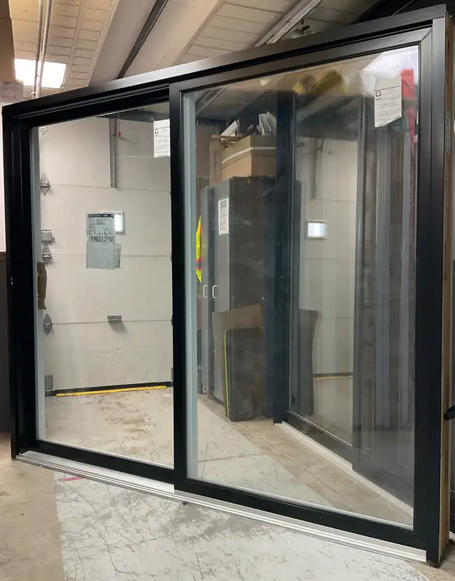 1467PP Porte patio Hybride 8 Noire 94 1/2×81 ouv. Gauche