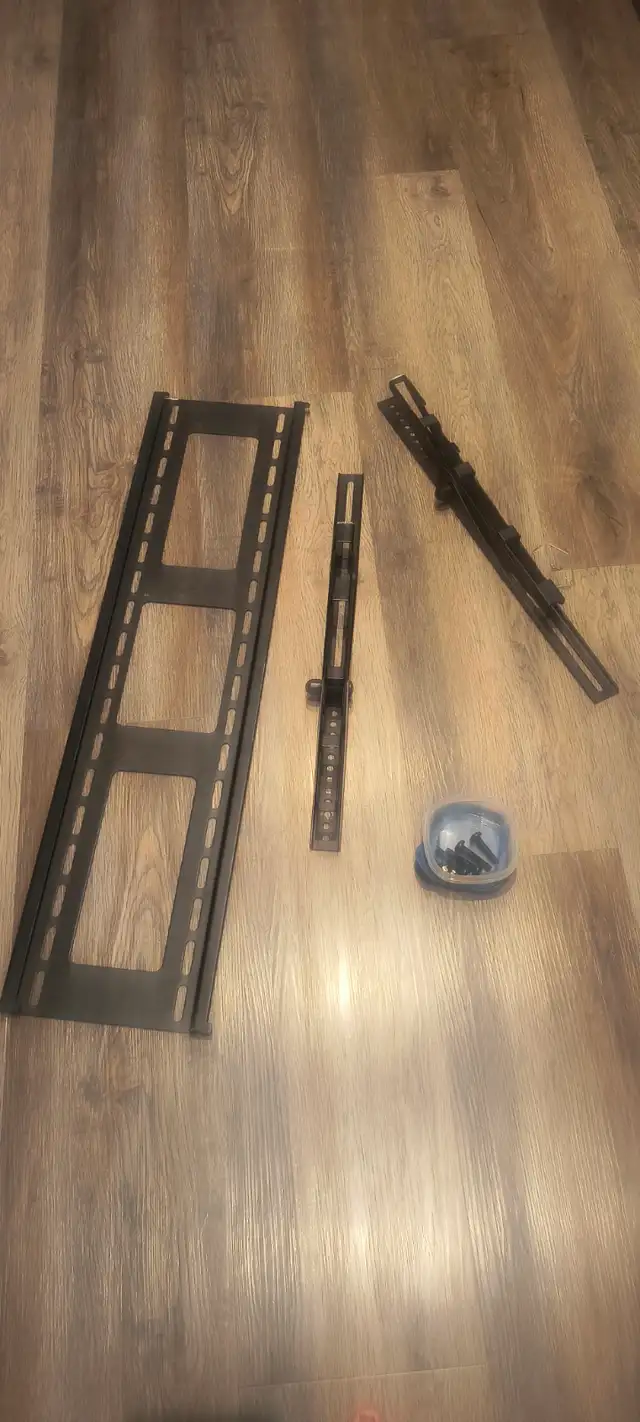 Flat Screen TV mount $25