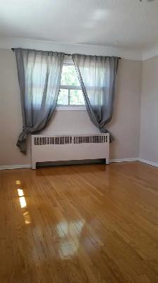 Apartment for Rent by McMaster - 2 bedroom - Photo 9