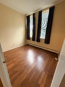 Lovely & Large All Inclusive 2 Bdrm Apt Available July 1st - Photo 8