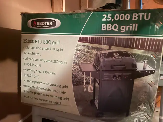 BBQTEK BBQ with propane tank/Cover/original box