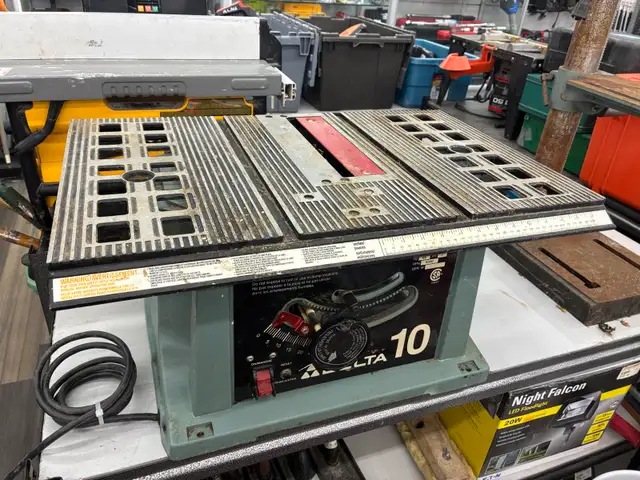 Delta 31-225C 10" Table Saw