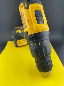 Dewalt 1/2" Drill DCD777 - Photo 2