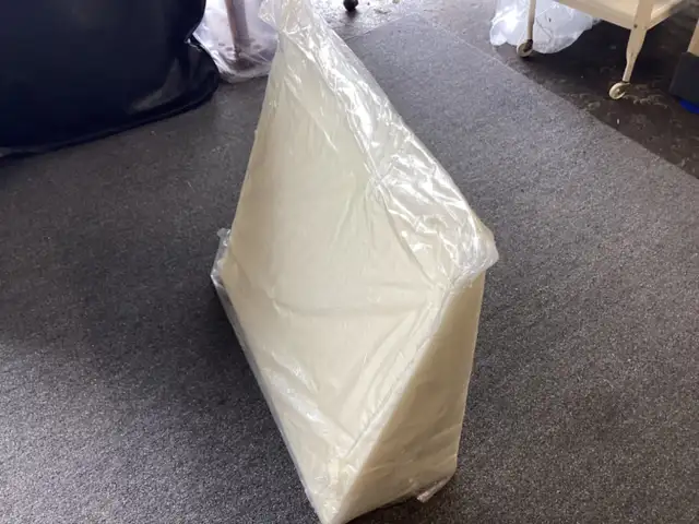 FOAM WEDGE UNDER MATRESS NO SNORING/PAIN $50 OBO 289-775-2457
