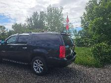 2012 GMC Yukon XL, seats 8 - Photo 3