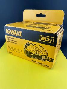 Dewalt DCB205 8AH Battery Like New - Photo 2
