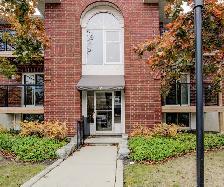 565 Greenfield Ave - 2 BEDROOM CONDOMINIUM - Photo 4
