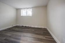 565 Greenfield Ave - 2 BEDROOM CONDOMINIUM - Photo 18