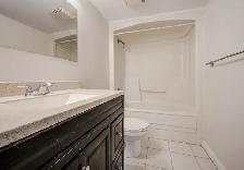 565 Greenfield Ave - 2 BEDROOM CONDOMINIUM - Photo 20