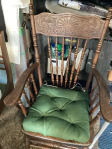 ANTIQUE PO CHAIR $ 175 OBO 289-775-2457 - Photo 3