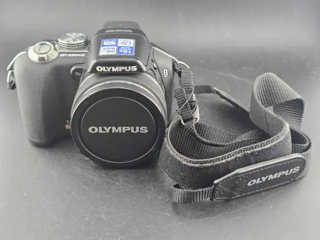 Olympus SP-550UZ Camera