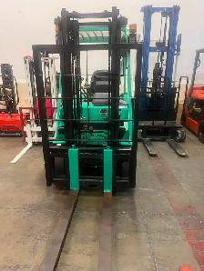 LPG Forklift 3300lbs - Photo 2