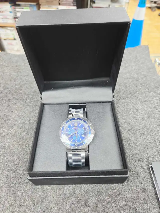 Montre Movado Chronographe