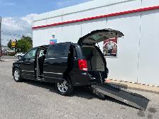 2016 Dodge Grand Caravan CREW-WHEELCHAIR ACCESSIBLE-POWER RAMP - Photo 2
