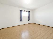 3 Bedroom townhouse for rent on Westside - Photo 12