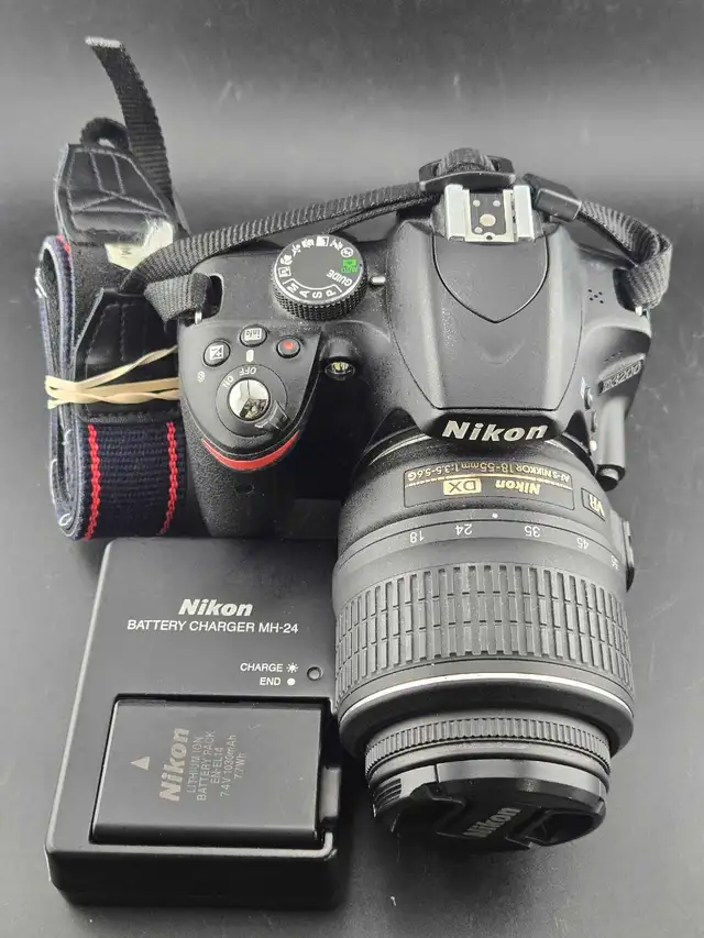 Nikon D3200 Camera w/charger