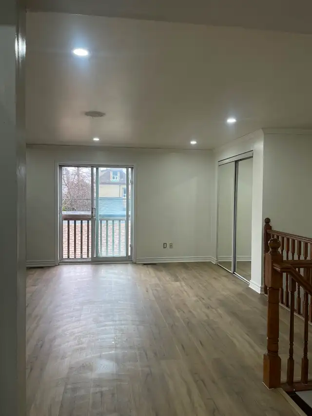 3 bd rooms, 2 washroom, walkout patio near Dufferin TTC  Subway,