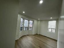 3 bd rooms, 2 washroom, walkout patio near Dufferin TTC  Subway, - Photo 3
