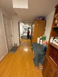 Basement room  for rent, steps to Seneca@york $800. - Photo 4