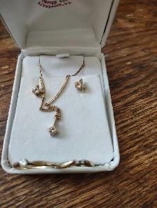 10 KT Diamond set
