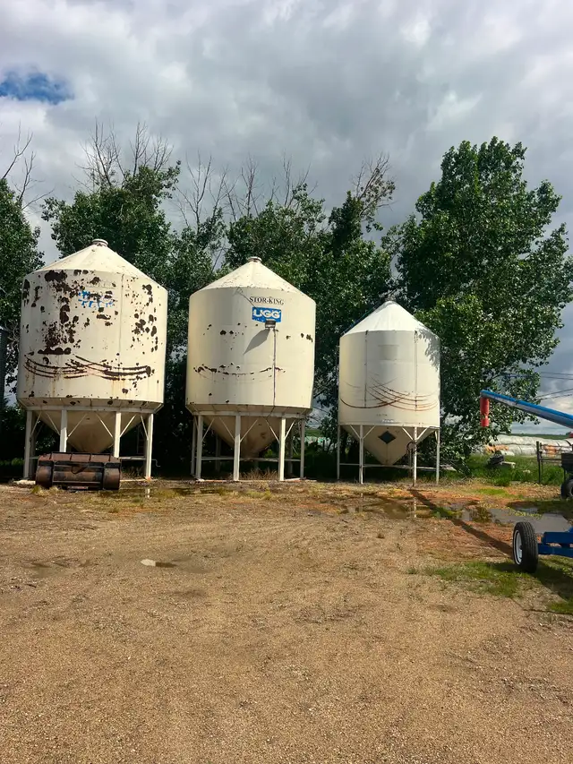 Used Meridian hopper bins for sale