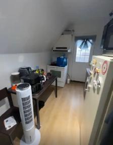 One Bedrooms Apartment, Steps to Subway and Dufferin Mall. - Photo 4