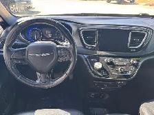 2020 Chrysler Pacifica - Photo 15