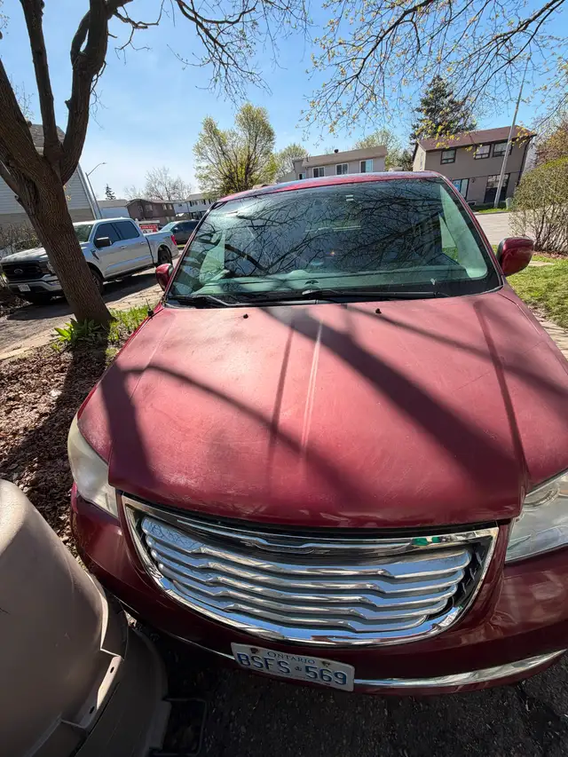2012 Chrysler Town & Country – $2,999 obo