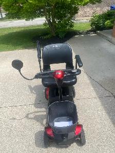 Mobility Scooter - Photo 3