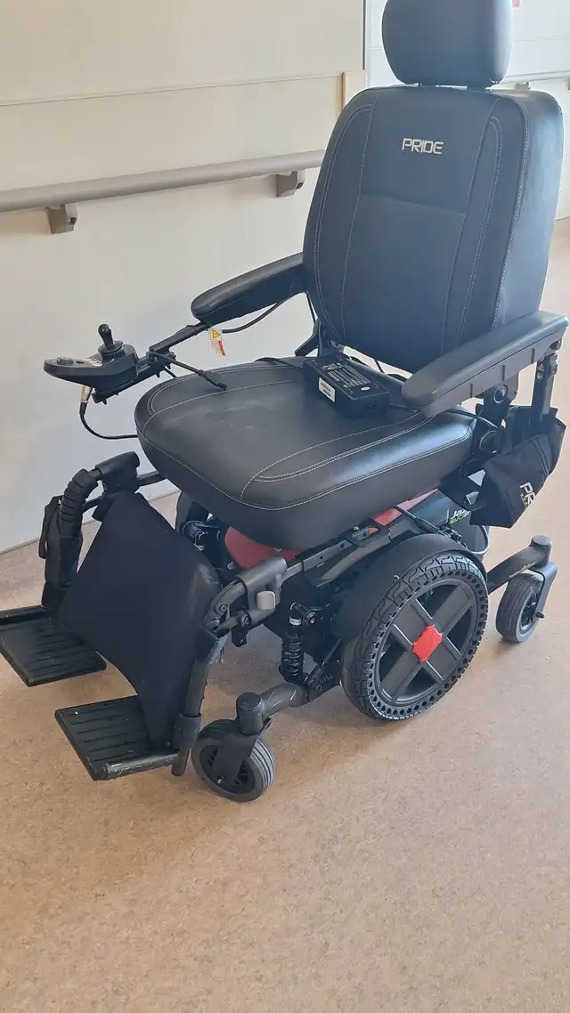 FAUTEUIL ROULANT ÉLECTRIQUE LUXUEUX!!