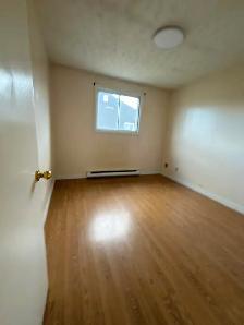58 Barton Cres, unit 06, 2-bedroom apt (1bath 1kitchen 2F) North - Photo 4