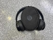 Beats Solo 3 Bluetooth Headphones With Case - Photo 2