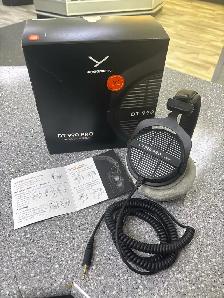 Beyerdynamic DT 990 Pro 250 OHMS Headphones