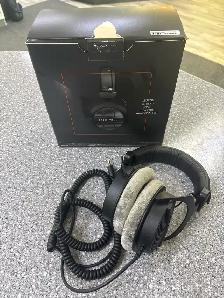 Beyerdynamic DT 990 Pro 250 OHMS Headphones - Photo 4