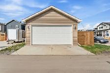 2 Storey w/ SEPARATE ENTRANCE  in sought after Marquis - Photo 10