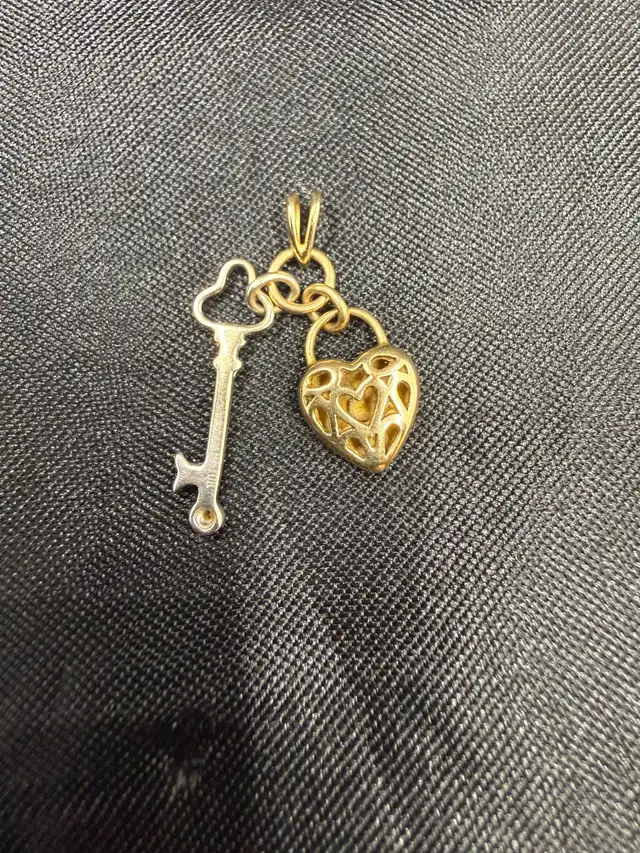 10K White Gold & Gold Key and Heart Pendant