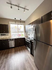 2-Bedroom 2-Bathroom l 504-110 Baxter Avenue l Townhouse - Photo 2
