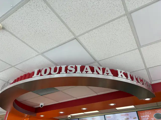 cashier popeyes