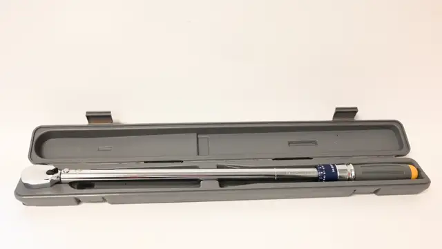 Torque Wrench Model 58-8562-8Mastercraft Maximum  1/2' Used good