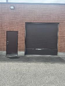 Industrial Space For Lease - !NO MECHANICS! - Photo 3