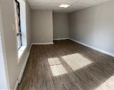 Industrial Space For Lease - !NO MECHANICS! - Photo 4