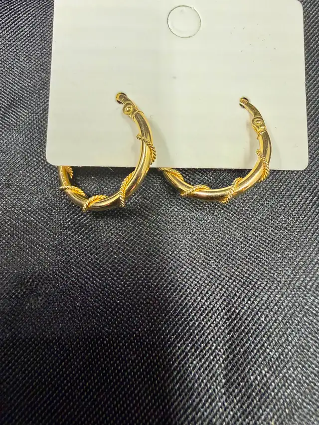 Women's 14K Gold Hoop Earrings