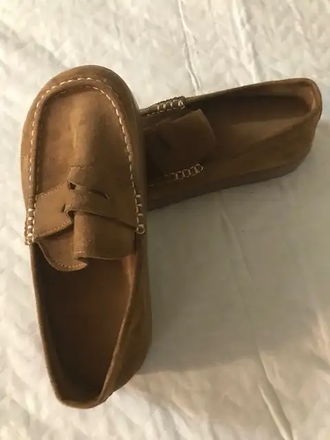 Soulier neuf pour dame en suède à vendre