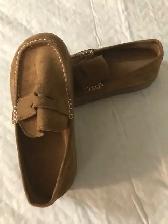Soulier neuf pour dame en suède à vendre