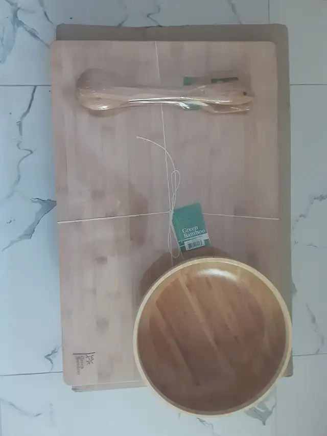 BRAND NEW (Never used) Four piece Kitchen Green Bamboo set