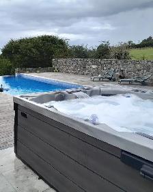 3 Seat Therapy Hot Tub For Sale
