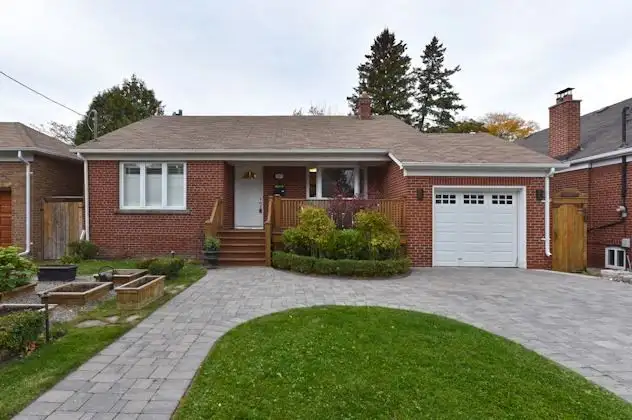 Prestigious Parkview Hills House For Lease - On Ravine (3 Bed)
