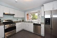 Prestigious Parkview Hills House For Lease - On Ravine (3 Bed) - Photo 13