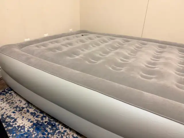 Coleman Double High Queen Airbed with Pump